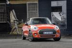 Mini Cooper 5-Door 2018 года (ZA)